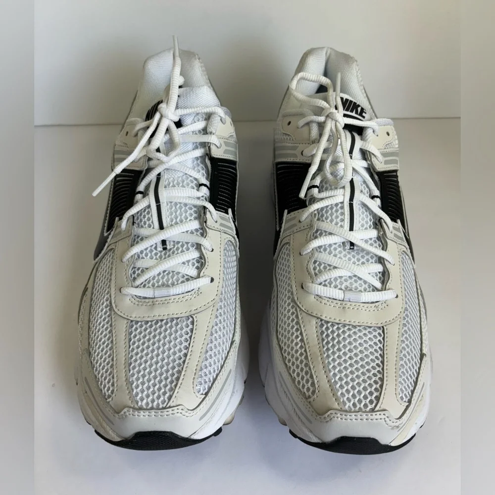 Nike Zoom Vomero 5 White/ Black Men’s Shoes - Picture 3 of 11